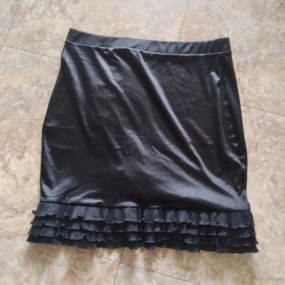 Fashion Nova Bittersweet Ruffle mini skirt, 1X - Picture 3 of 6